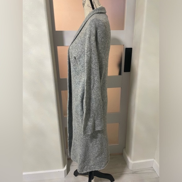 💎 GF Collection Acrylic Polyester Spandex gray open Sweater SZ Small NWOT - Picture 2 of 6